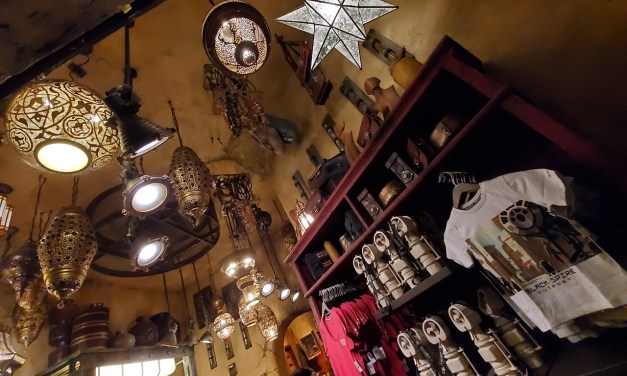 SWGE GUIDE: Inside ‘Jewels of Bith’ at Star Wars: Galaxy’s Edge in Disneyland