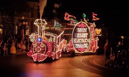 Pricing and menu details for 2022 Main Street Electrical Parade dining package at Disneyland