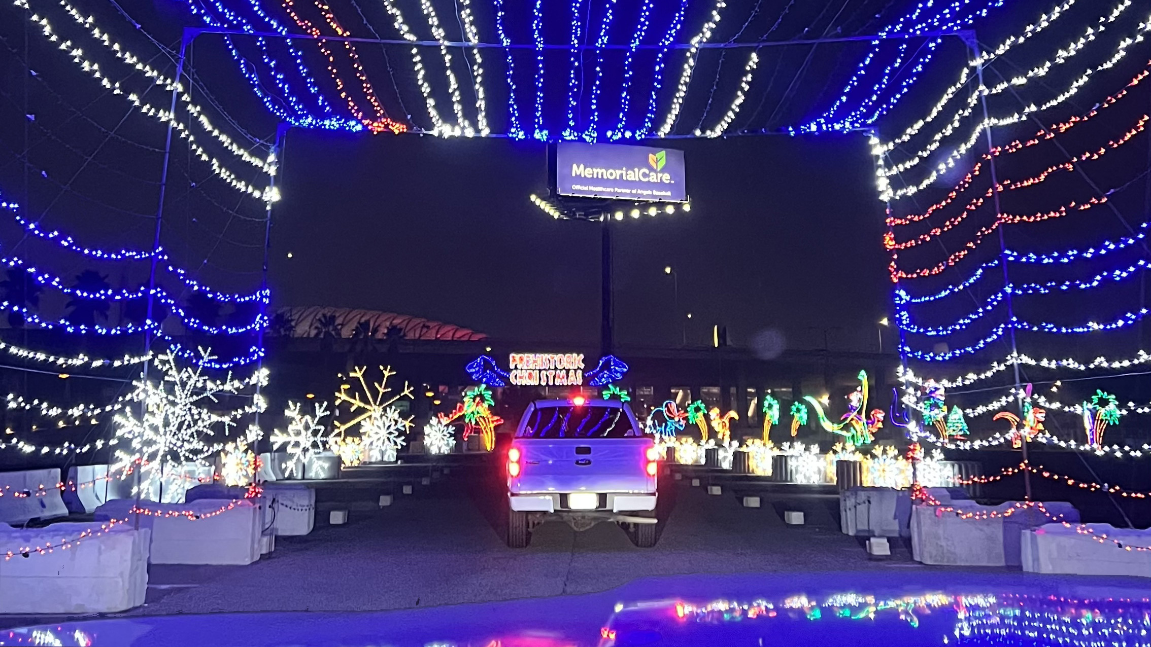 REVIEW SoCal debut of MAGIC OF LIGHTS brings glint of holiday sparkle