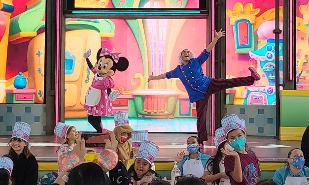 WATCH: Alice’s Wonderland Bakery Unbirthday Party offers complimentary cupcake decorating, character fun