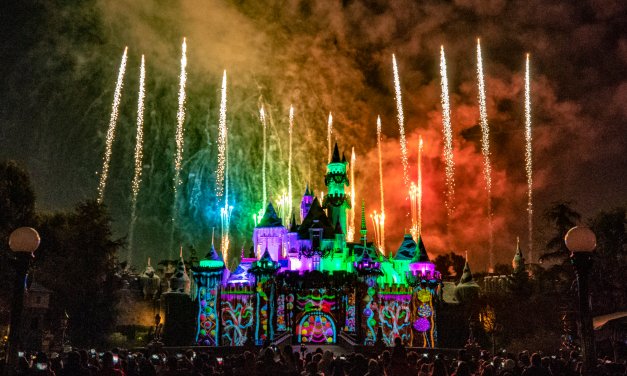 ‘World of Color – Season of Light’ and ‘Believe… In Holiday Magic’ returning for 2022 Disneyland Resort holiday season