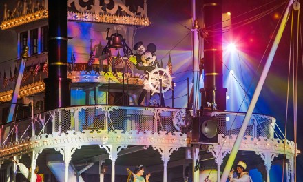 How to get reserved seats at Disneyland with a Fantasmic! Dining Package