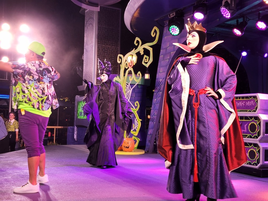 GUIDE: Disney Villains Dance Party at Disneyland adds wicked