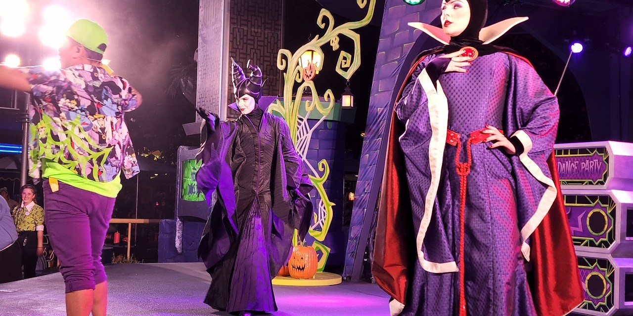 GUIDE: Disney Villains Dance Party at Disneyland adds wicked energetic vibes to 2022 Disneyland Halloween Time