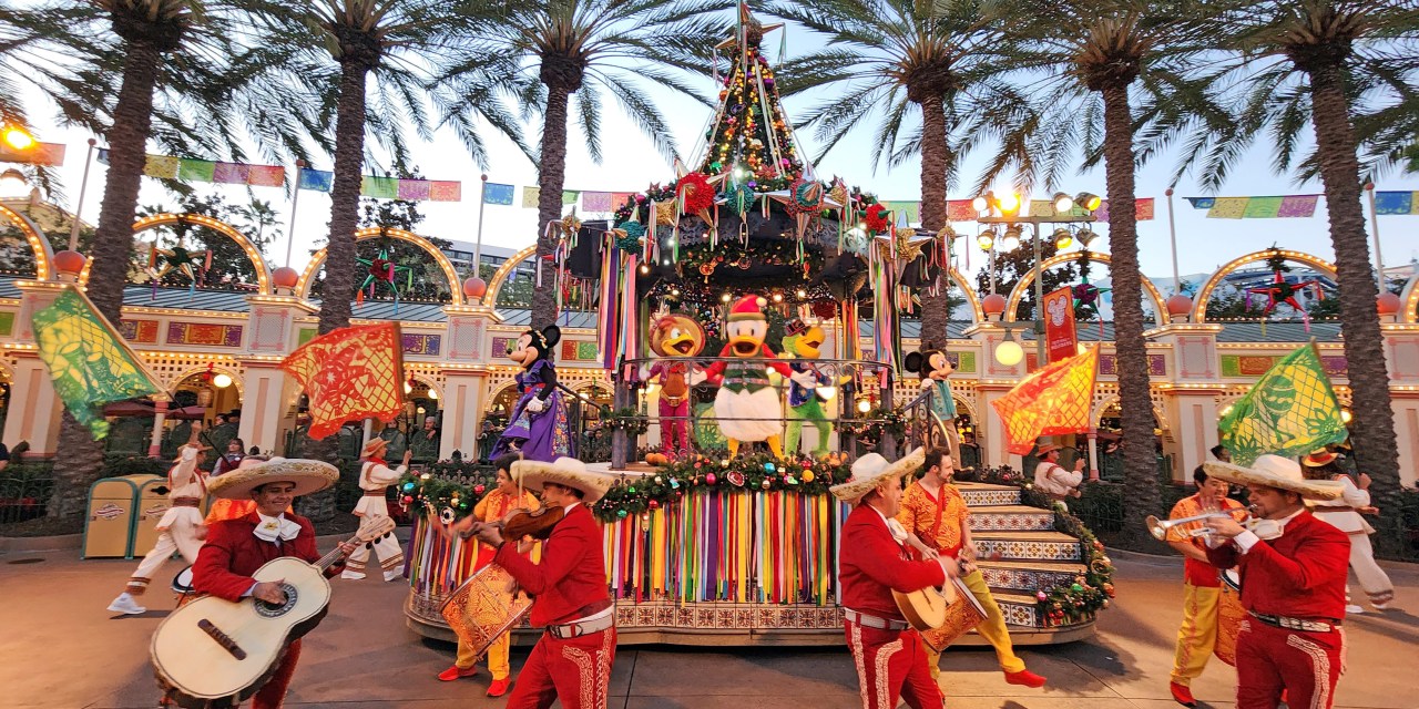 GUIDE: ¡Viva Navidad! street party celebrates 10 years with small refreshes for the 2023 season of the #DisneyHolidays