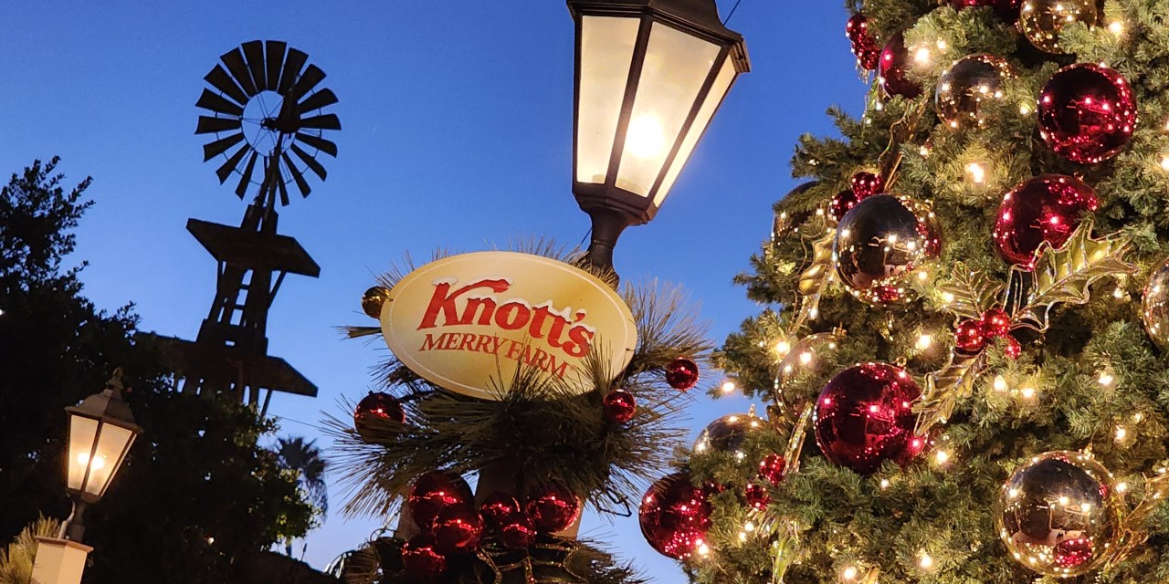 WATCH: Nightly tree lighting and park-wide lighting moment kicks off magical evenings for the 2023 season at Knott’s Merry Farm