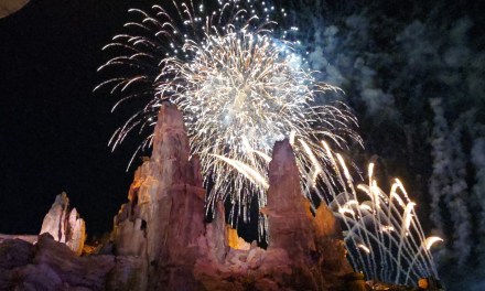 GUIDE: How to enjoy ‘Fire of the Rising Moons’ fireworks in Star Wars: Galaxy’s Edge at Disneyland