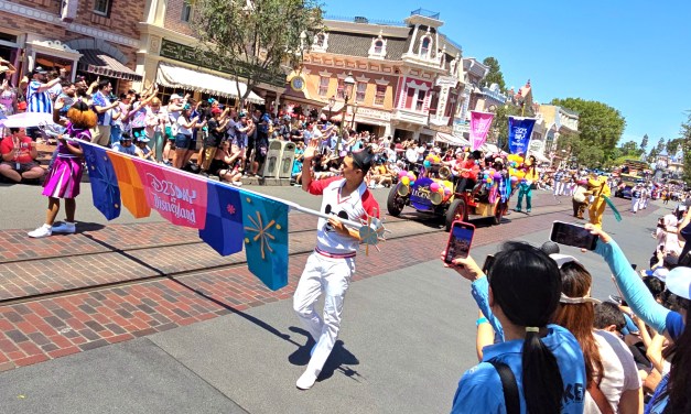 D23 DAY: Disney Legends, characters, join Disneyland cavalcade ahead of D23 event