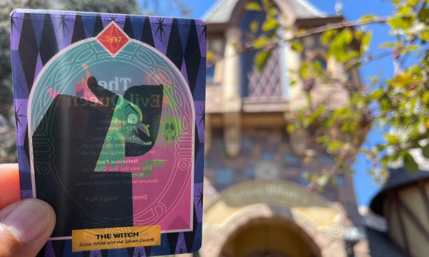 Magic Key Perk! Four free lenticular Disney Villains trading cards for 2024
