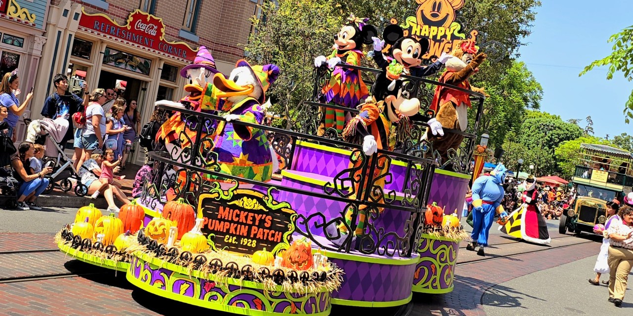 GUIDE: Mickey and Friends Halloween Cavalcade 2024 is a short colorful burst of fun