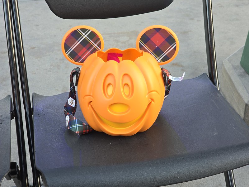 HOW TO: Reserved spots at 2024 Oogie Boogie Bash for Frightfully Fun Parade