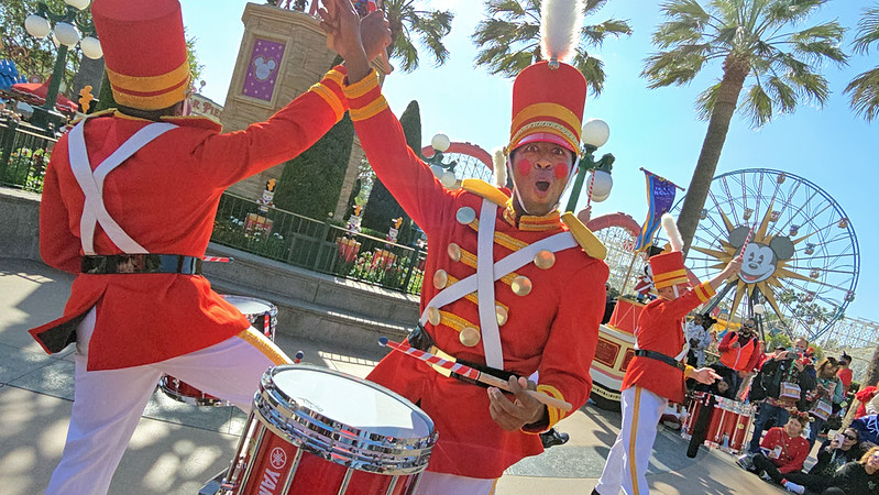 GUIDE: Holiday Toy Drummers at DCA for the 2024 #DisneyHolidays