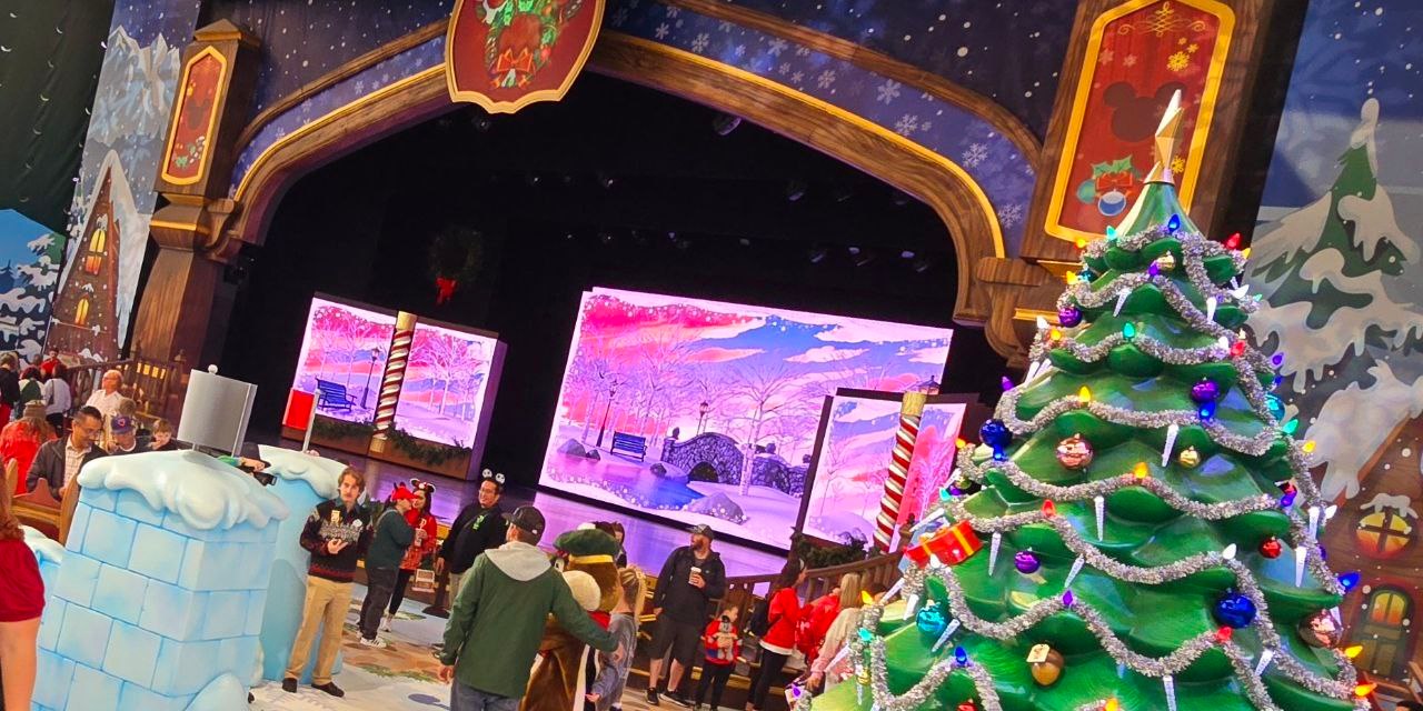 GUIDE: “Holiday Fun with Santa & Friends!” characters, entertainment at Fantasyland Theatre #DisneyHolidays