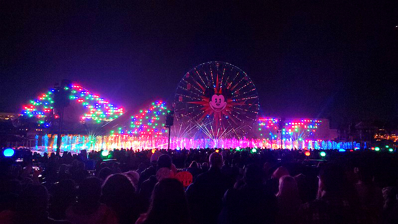 GUIDE: “World of Color – Season of Light” for the 2024 #DisneyHolidays