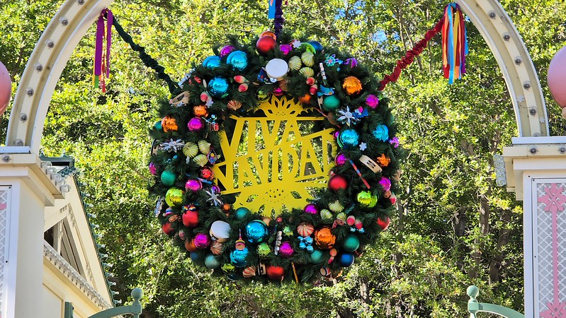 GUIDE: Disney ¡Viva Navidad! food and entertainment for 2024 #DisneyHolidays