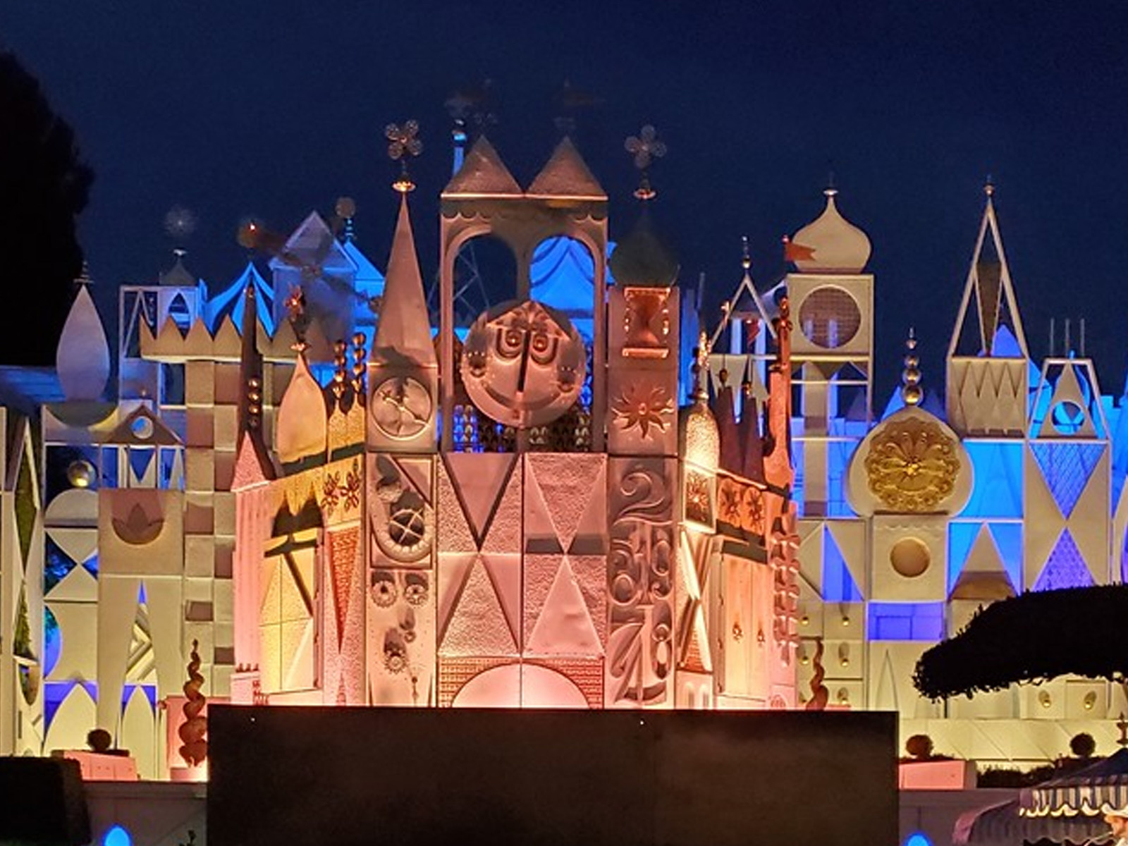 Tapestry of Happiness” projection show on “its a small world” coming for  #Disneyland70 | MouseInfo.com, image size:1600x1200
