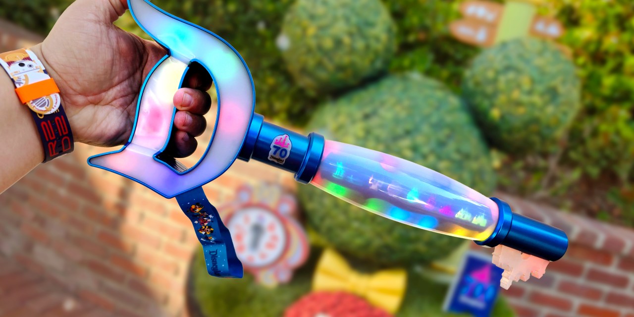 STEP BY STEP: Key to Disneyland quest and free pin for #Disneyland70