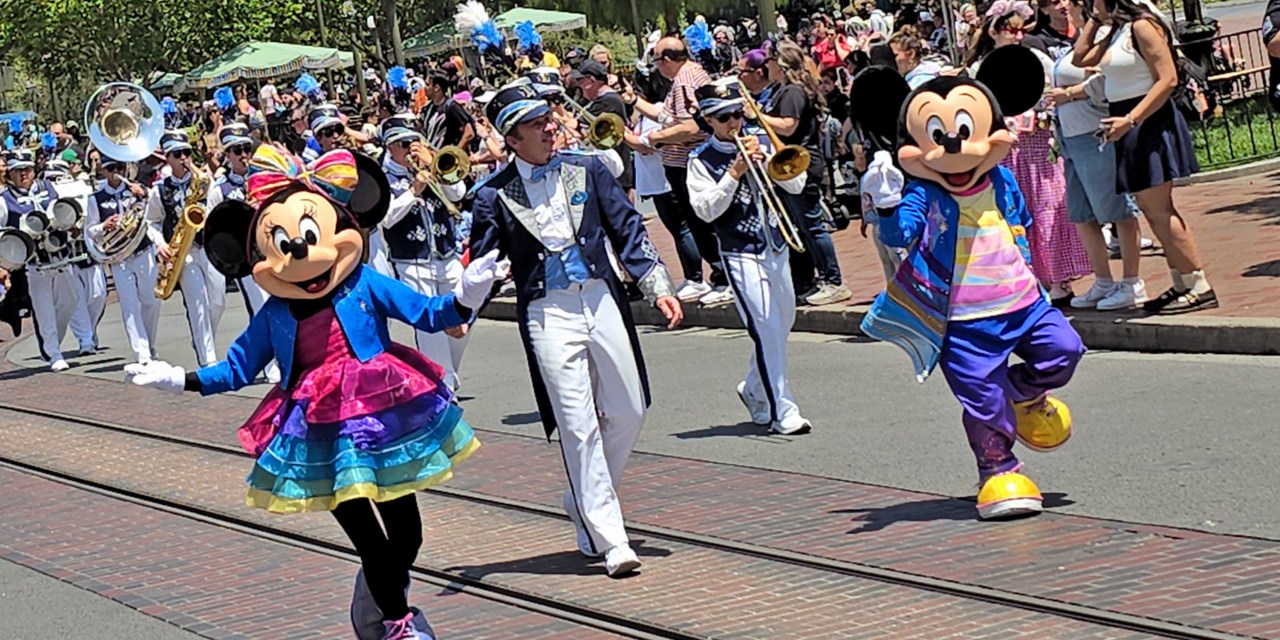 GUIDE: Mickey & Friends in #Disneyland70 outfits