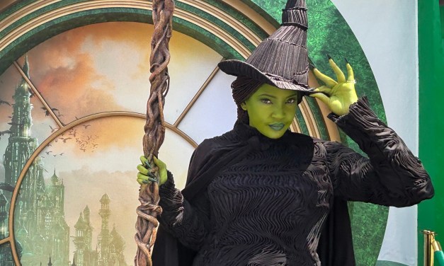 GUIDE: Elphaba and Glinda meet and greet during Universal Mega Movie Summer