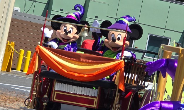 GUIDE: Mickey and Friends Halloween Cavalcade 2025 at Disneyland