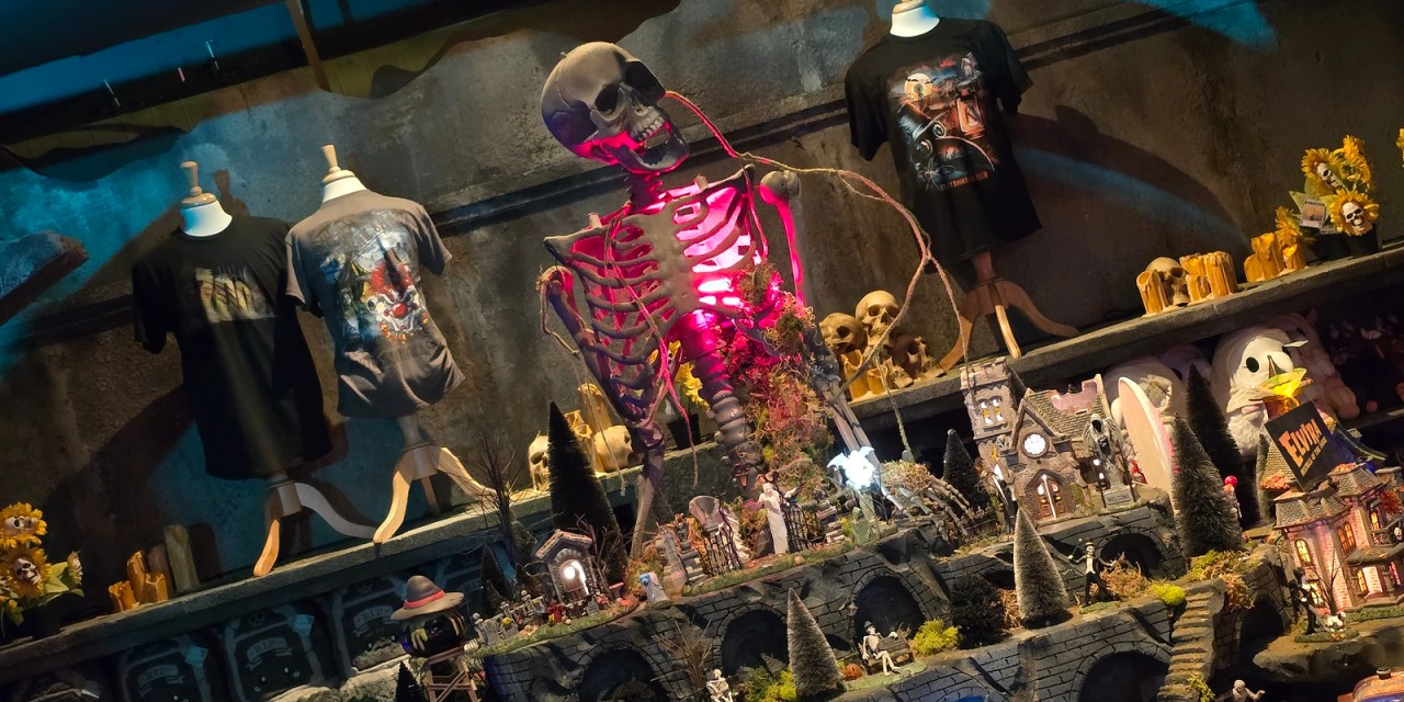 MERCH RUN: New lanterns, No-Boo necklaces, and more at 2025 Knott’s Scary Farm