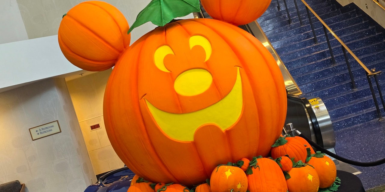 GUIDE: Disneyland Hotel confectionery for 2025 Halloween Time