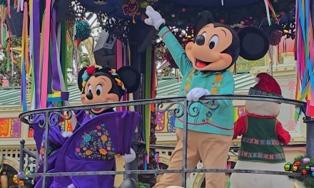 GUIDE: ¡Viva Navidad! Street Party at DCA for the 2025 #DisneyHolidays