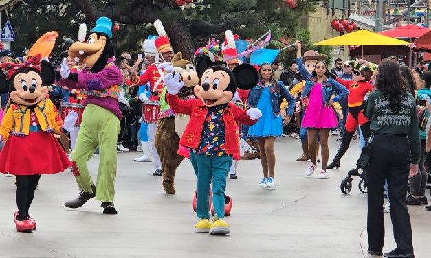 GUIDE: Mickey’s Happy Holidays at DCA for the 2025 #DisneyHolidays