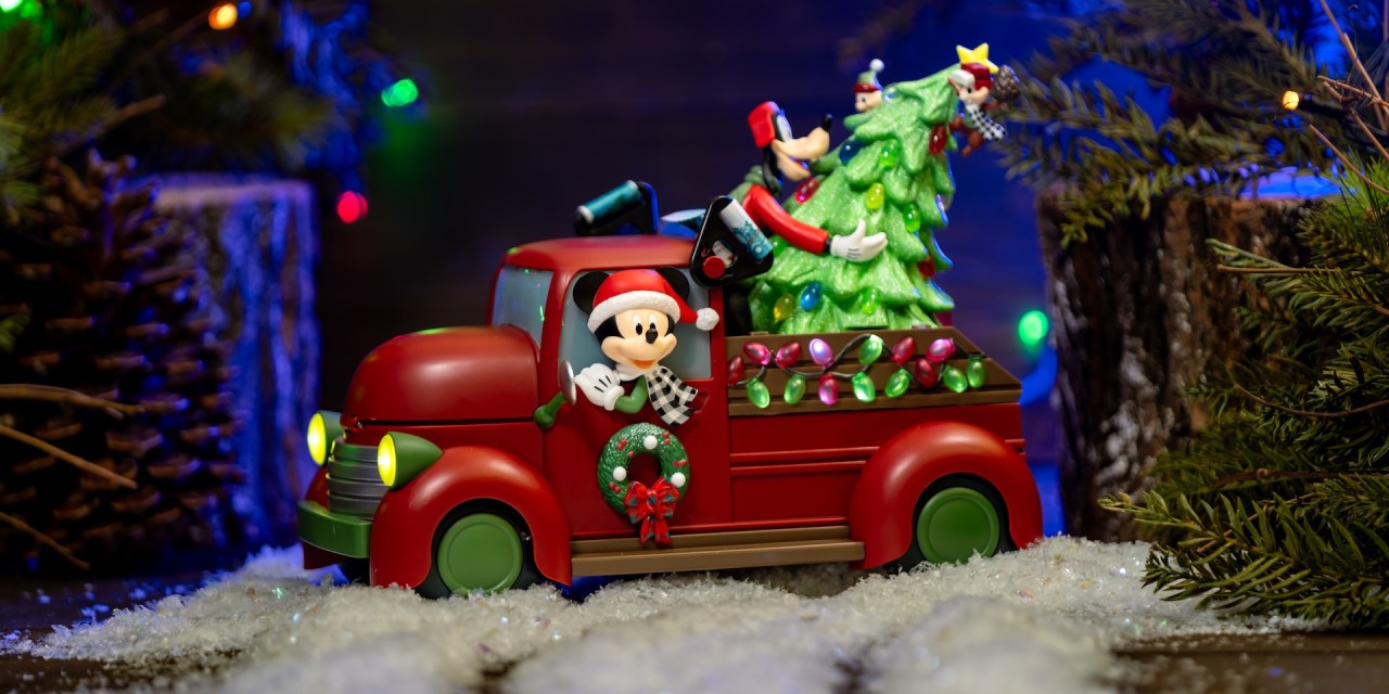 GUIDE: Every Disneyland 2025 holiday novelty item (with prices); buckets, sippers, and more!