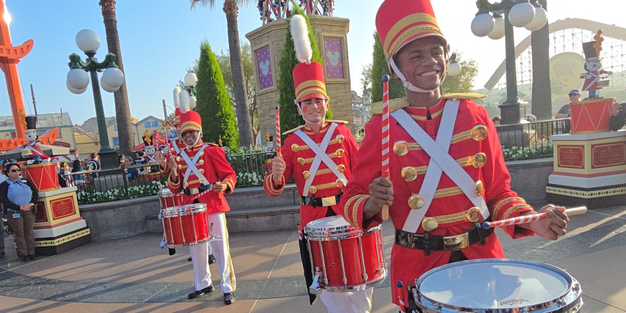 GUIDE: Holiday Toy Drummers at DCA for the 2025 #DisneyHolidays