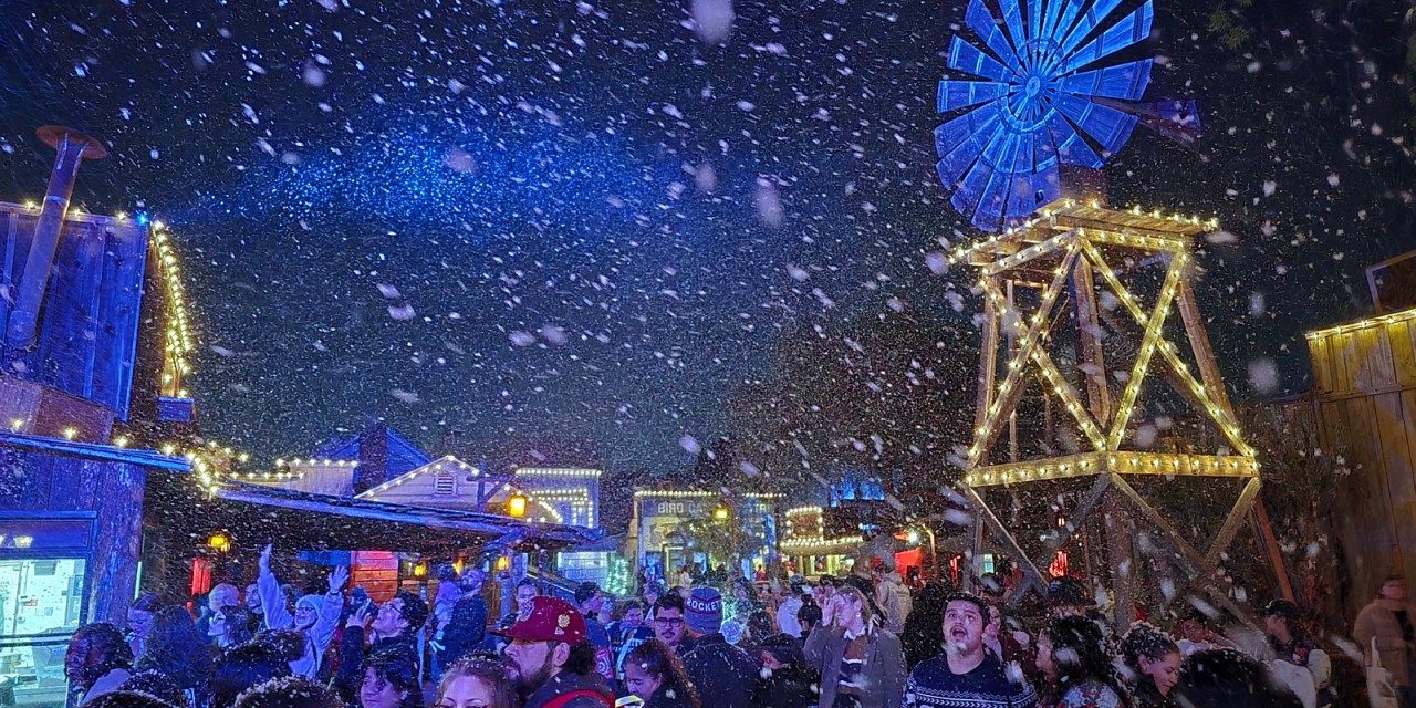 GUIDE: Snow and Glow at 2025 Knott’s Merry Farm