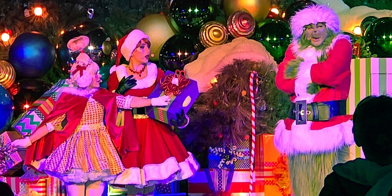 GUIDE: Grinchmas Tree Lighting for 2025 holidays at Universal Hollywood