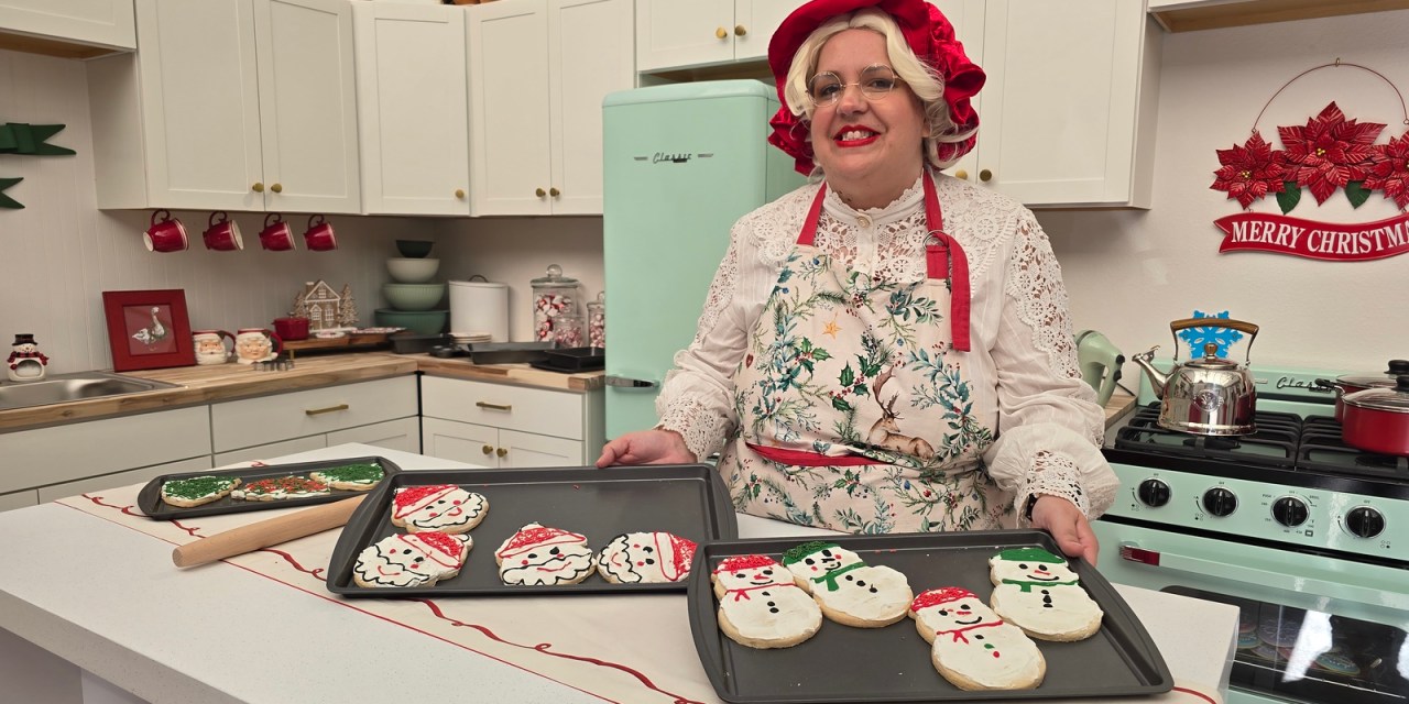 GUIDE: Cookie decorating and festive crafts at 2025 Magic Mountain’s Holiday in the Park