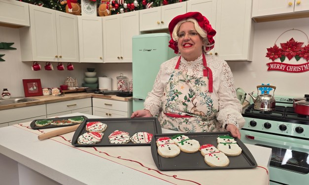 GUIDE: Cookie decorating and festive crafts at 2025 Magic Mountain’s Holiday in the Park