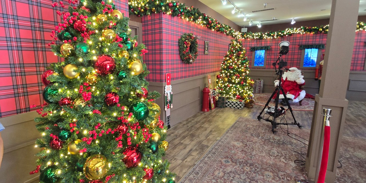 GUIDE: Santa’s Cottage at 2025 Magic Mountain’s Holiday in the Park