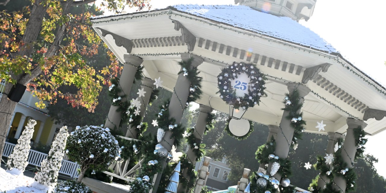FULL GUIDE: Gilmore Girls at 2025 Warner Bros. Holidays Made Here — everything to know