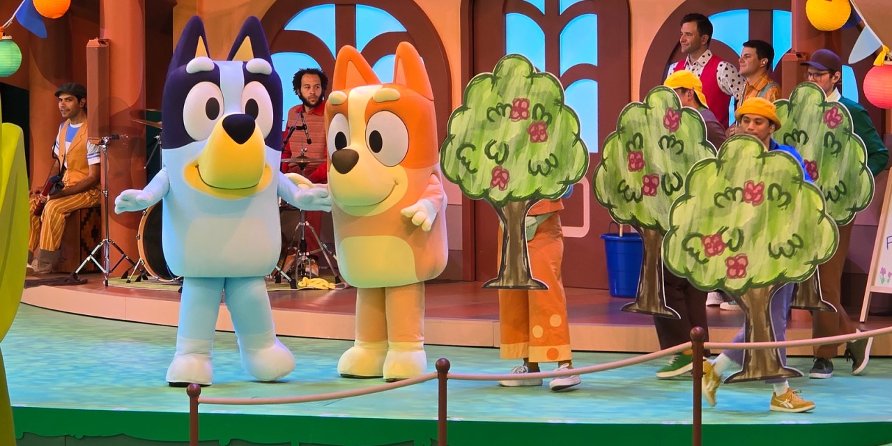 FULL GUIDE: Everything BLUEY at Disneyland — shows, food, and more
