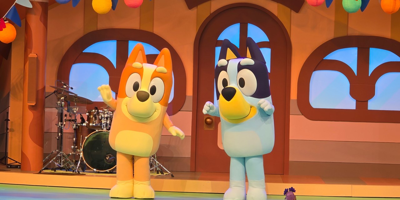 FULL GUIDE: Everything BLUEY at Disneyland — shows, food, and more
