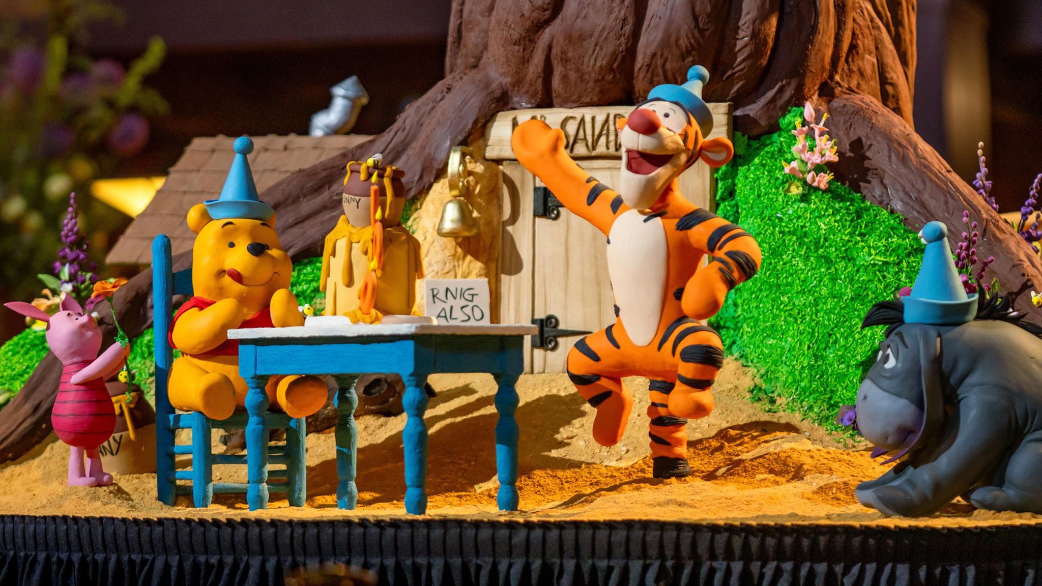レア‼️世界限定100体WDW ピンバッジ付　クラシックプー　Pooh ディズニー Winnie the Pooh 100 Years confectionery at Disney's Grand