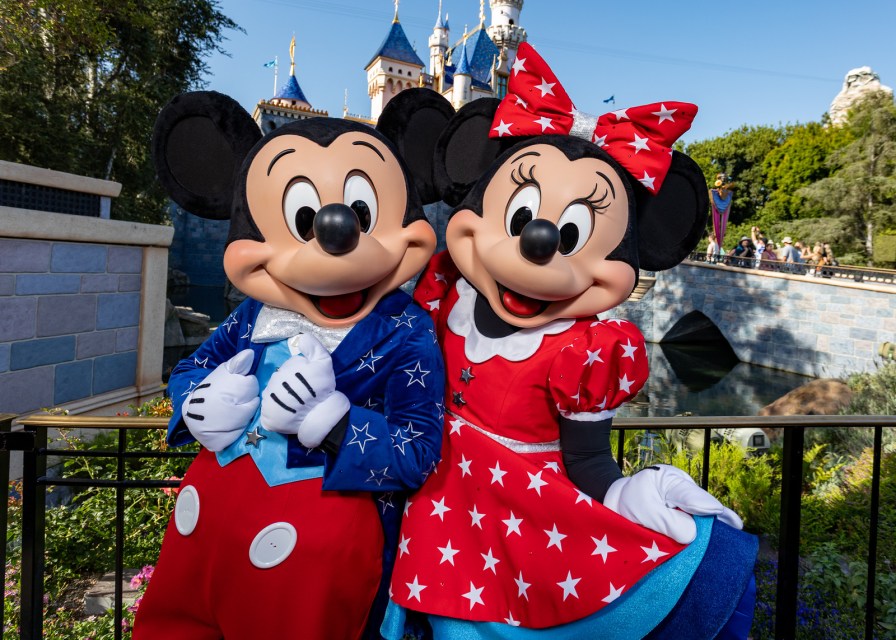 Disney ミッキーマウス2018年10ユーロ petite reine Disney Celebrates America for 250th across parks, streaming, and