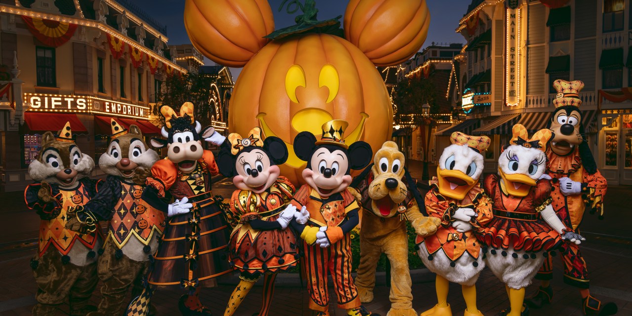 FIRST LOOK: New Halloween Time 2026 outfits for Mickey & Friends at Disneyland